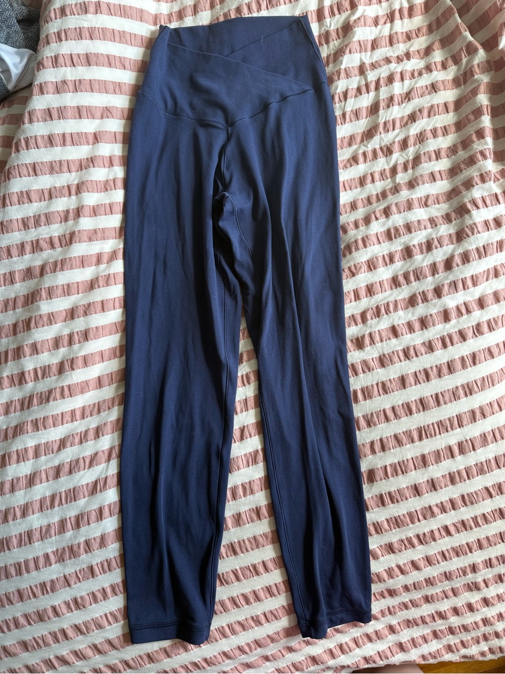 Offline by aerie 7/8 navy leggings